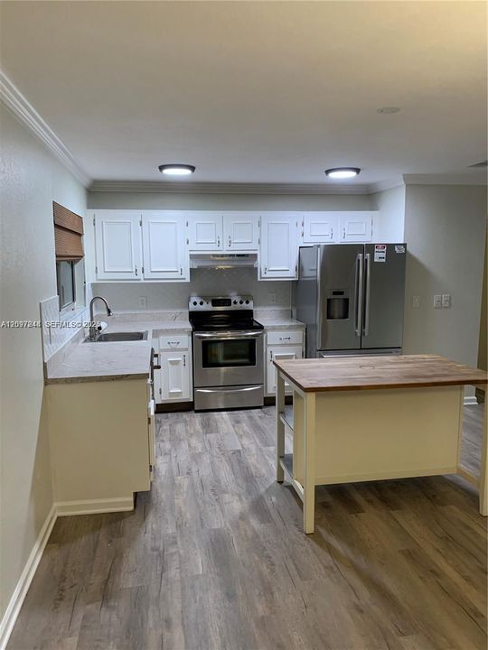 For Rent: $2,800 (3 beds, 2 baths, 1176 Square Feet)