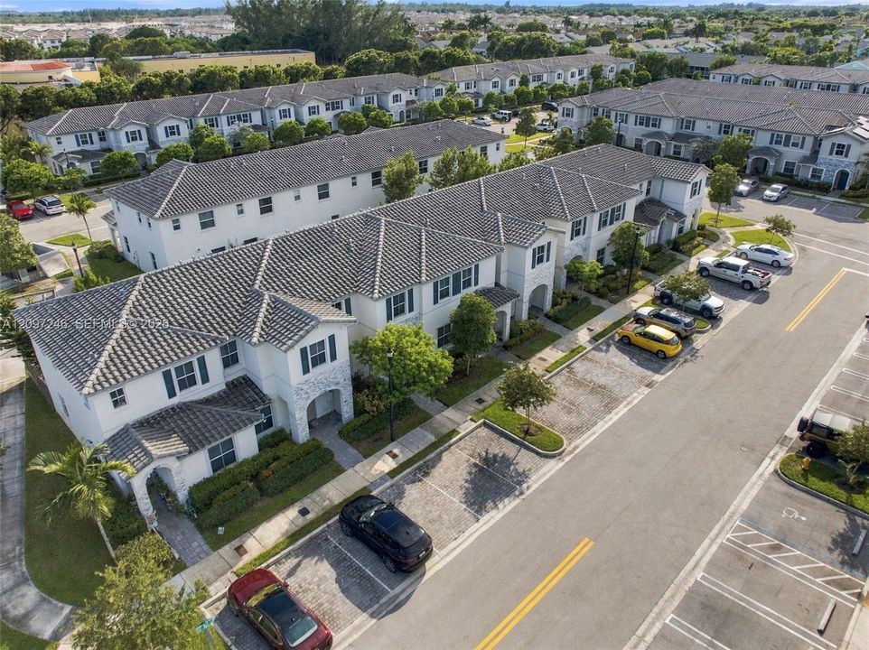 En Venta: $324,900 (3 camas, 2 baños, 1414 Pies cuadrados)