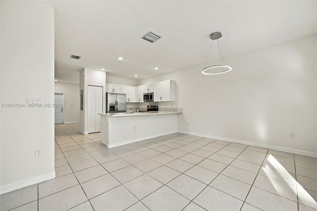 En Venta: $324,900 (3 camas, 2 baños, 1414 Pies cuadrados)