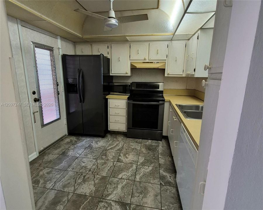 En Venta: $155,000 (1 camas, 1 baños, 940 Pies cuadrados)