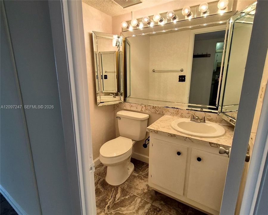 En Venta: $155,000 (1 camas, 1 baños, 940 Pies cuadrados)