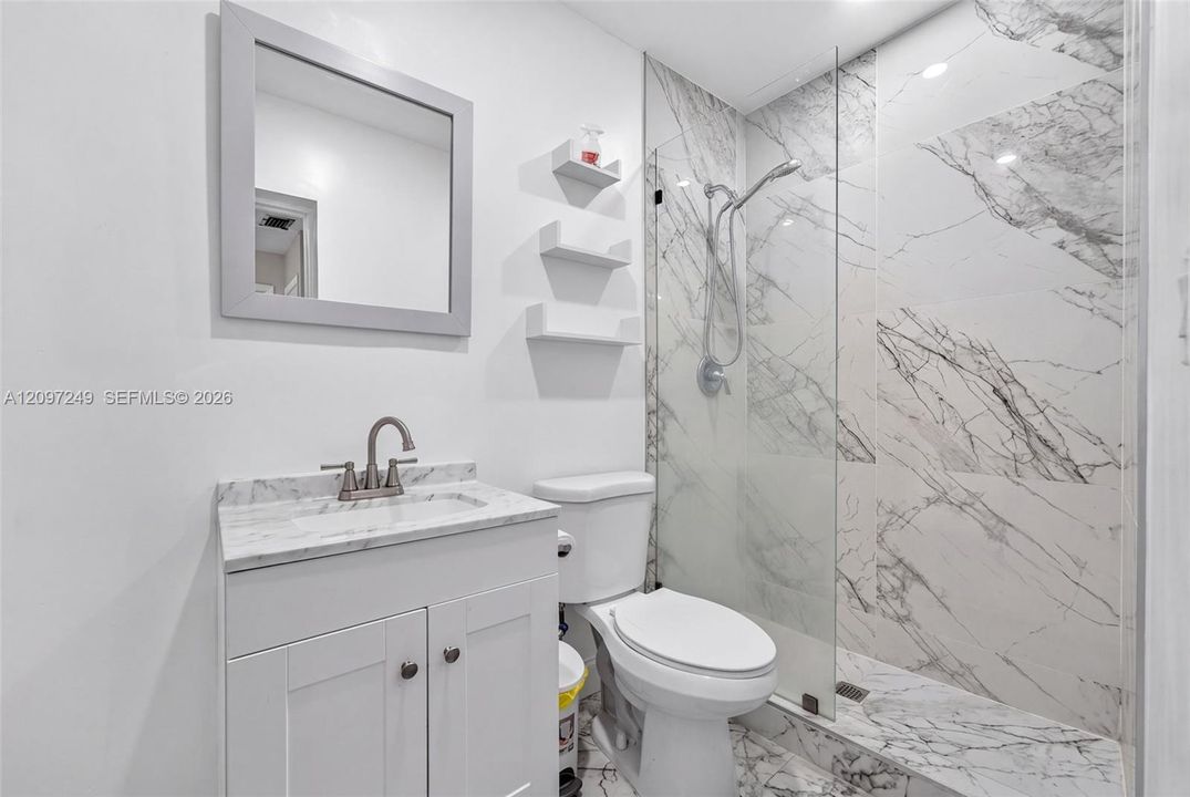 For Sale: $879,000 (6 beds, 4 baths, 2369 Square Feet)