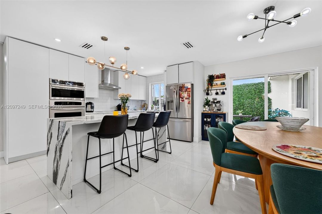 For Sale: $879,000 (6 beds, 4 baths, 2369 Square Feet)