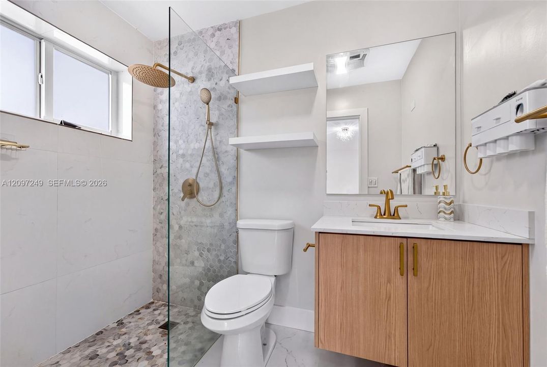 For Sale: $879,000 (6 beds, 4 baths, 2369 Square Feet)