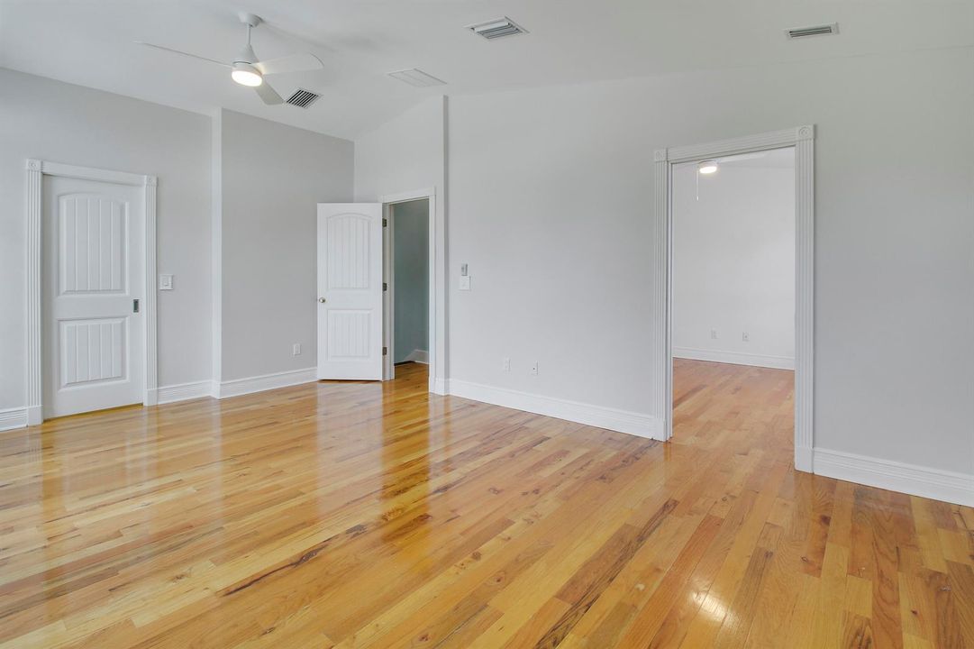 Primary w/ Bonus Room