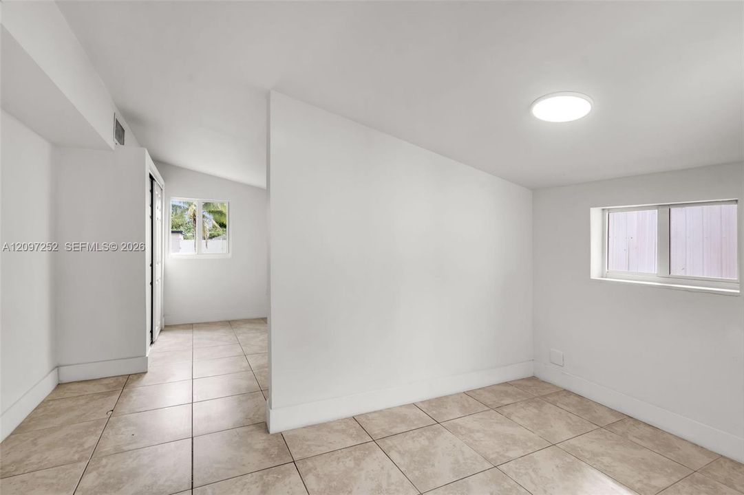 For Sale: $549,000 (3 beds, 2 baths, 1384 Square Feet)