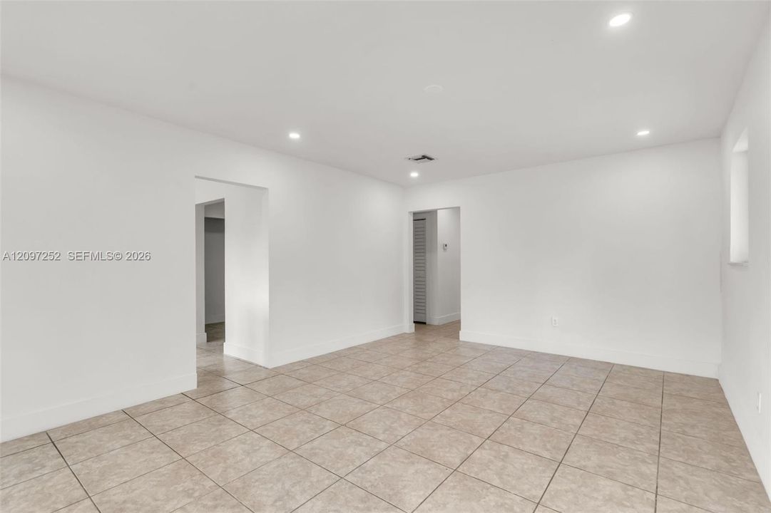 For Sale: $549,000 (3 beds, 2 baths, 1384 Square Feet)