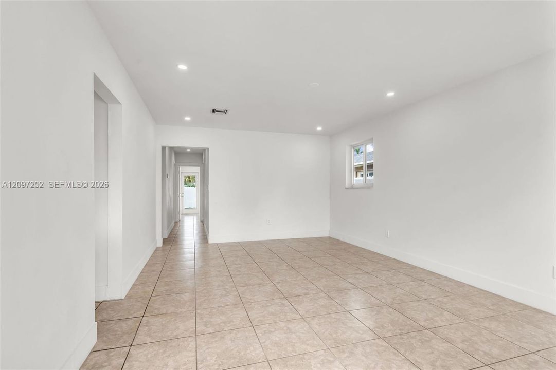 For Sale: $549,000 (3 beds, 2 baths, 1384 Square Feet)