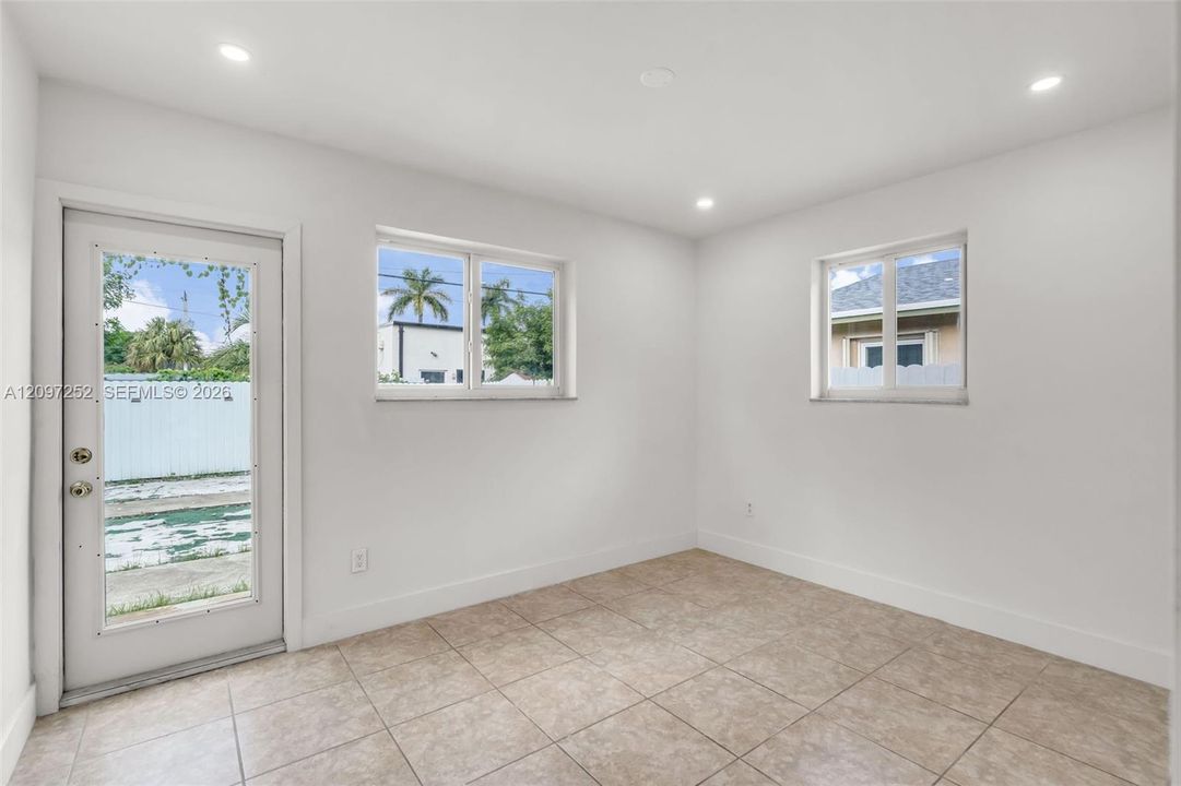 For Sale: $549,000 (3 beds, 2 baths, 1384 Square Feet)