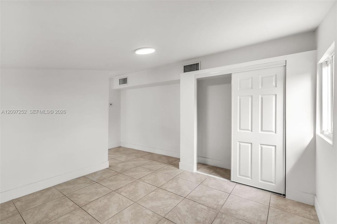 For Sale: $549,000 (3 beds, 2 baths, 1384 Square Feet)