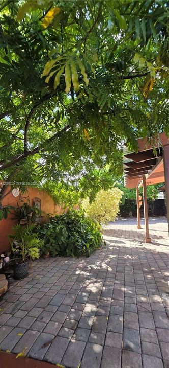 For Sale: $765,000 (3 beds, 2 baths, 2026 Square Feet)
