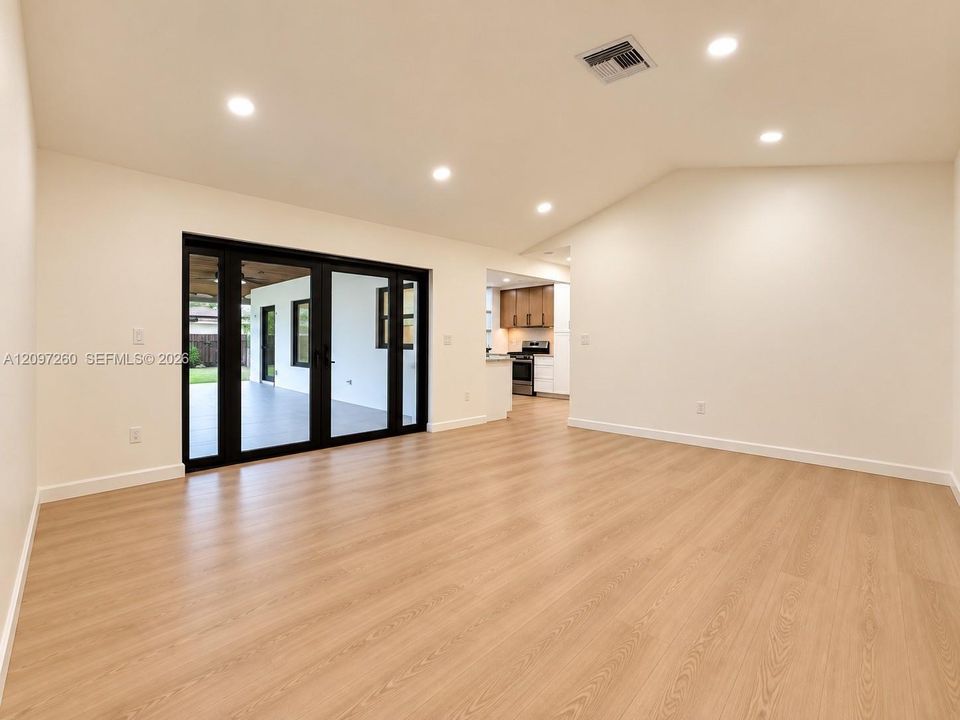 For Rent: $9,000 (4 beds, 2 baths, 2290 Square Feet)