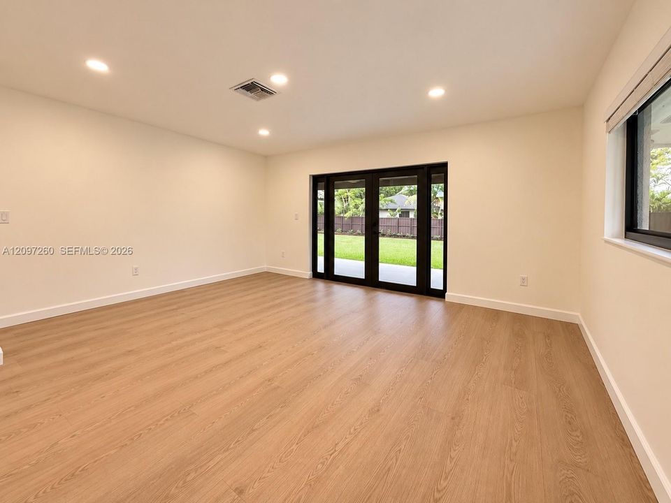 For Rent: $9,000 (4 beds, 2 baths, 2290 Square Feet)