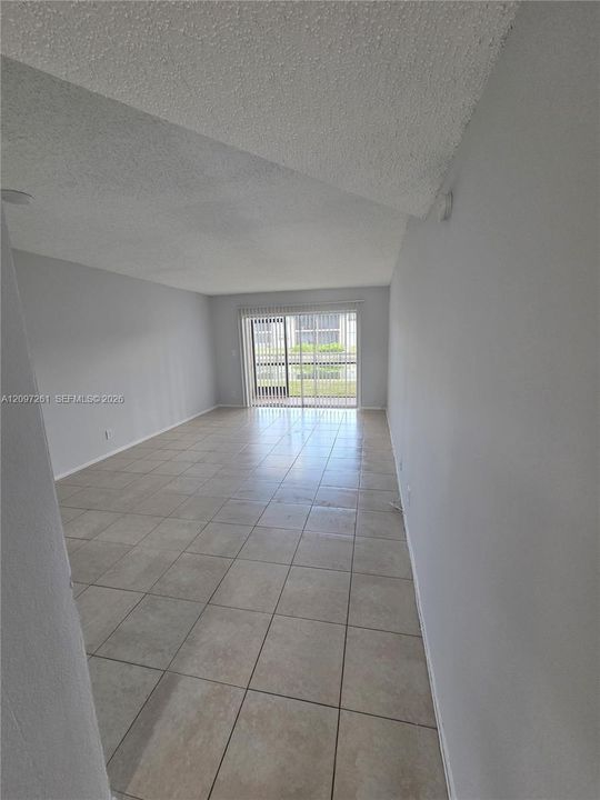 For Rent: $1,475 (1 beds, 1 baths, 750 Square Feet)