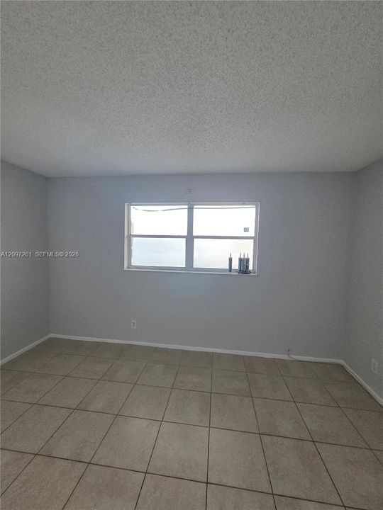 For Rent: $1,475 (1 beds, 1 baths, 750 Square Feet)