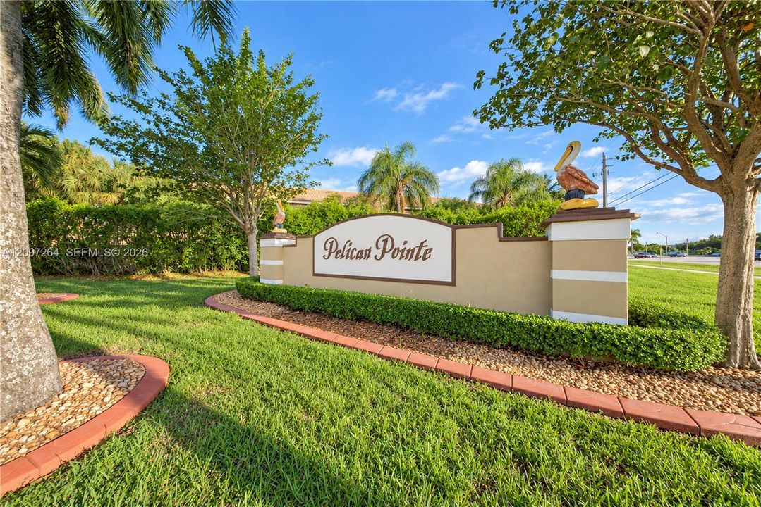 For Sale: $389,000 (2 beds, 2 baths, 1024 Square Feet)