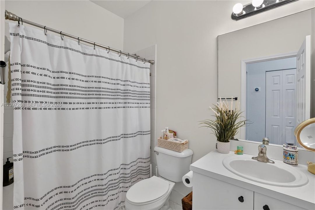 For Sale: $435,000 (3 beds, 2 baths, 1562 Square Feet)