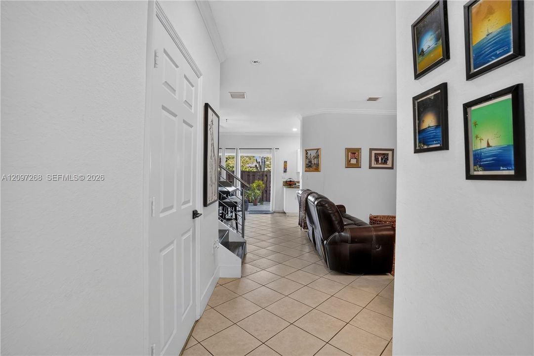 For Sale: $435,000 (3 beds, 2 baths, 1562 Square Feet)
