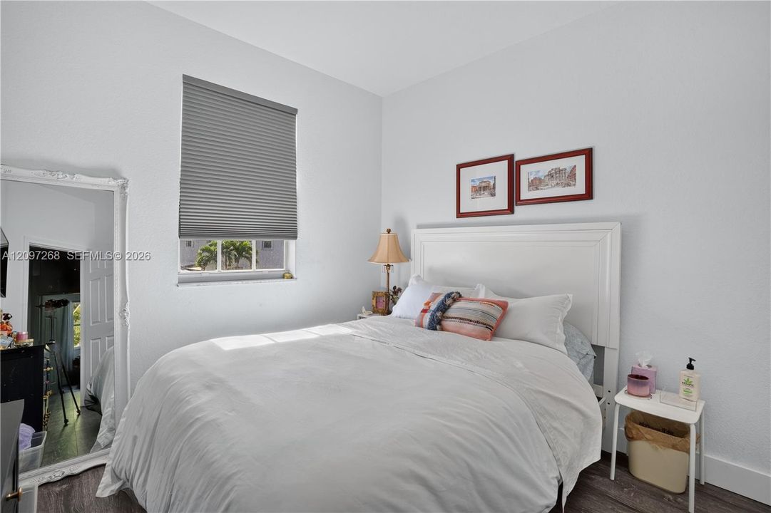 For Sale: $435,000 (3 beds, 2 baths, 1562 Square Feet)