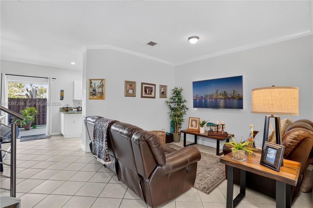 For Sale: $435,000 (3 beds, 2 baths, 1562 Square Feet)