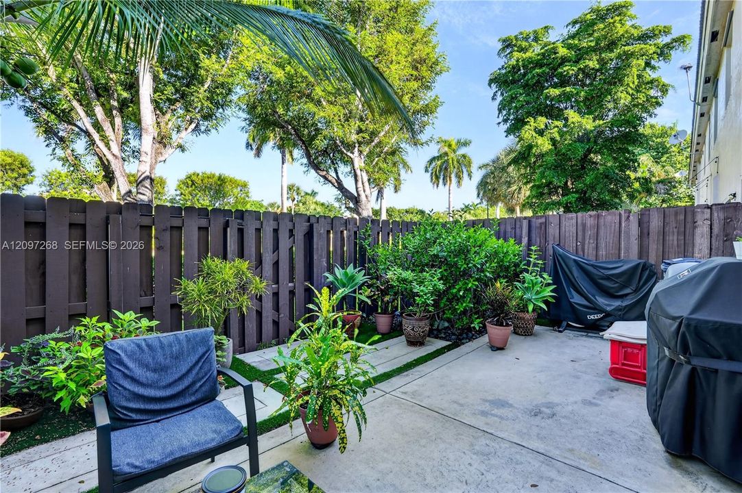 For Sale: $435,000 (3 beds, 2 baths, 1562 Square Feet)