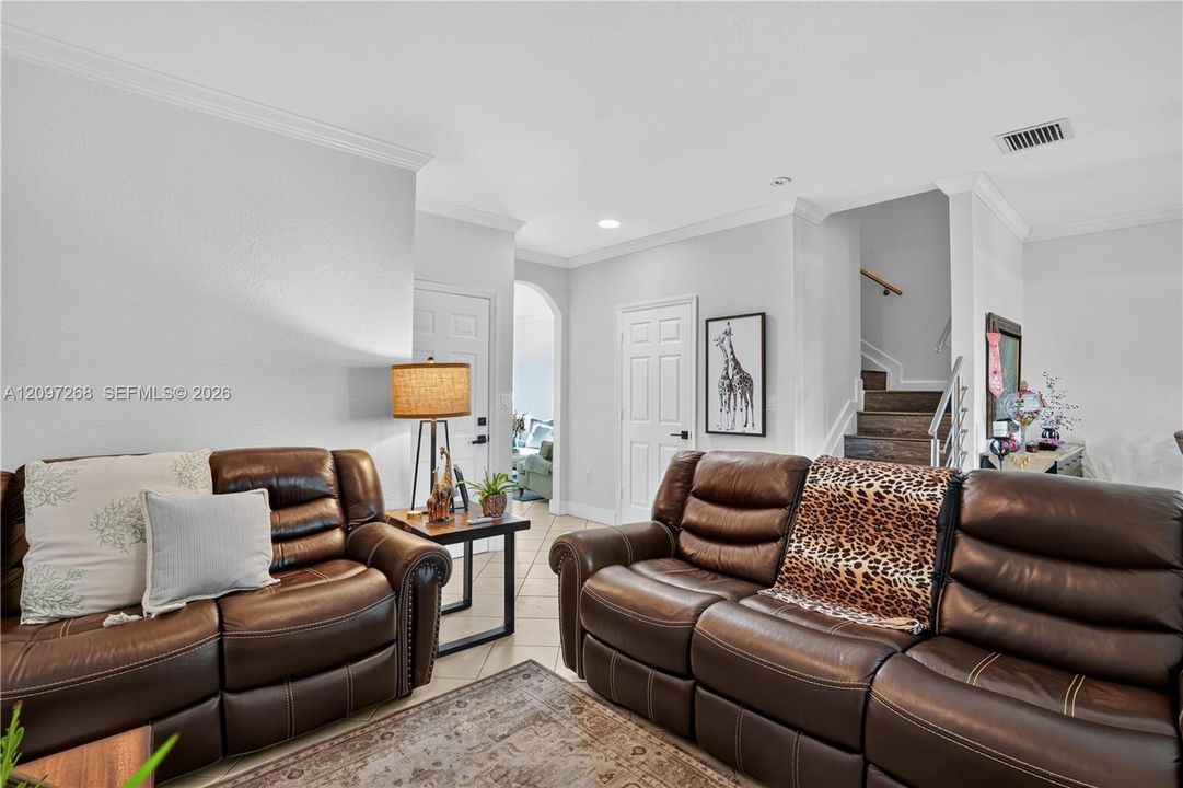 For Sale: $435,000 (3 beds, 2 baths, 1562 Square Feet)