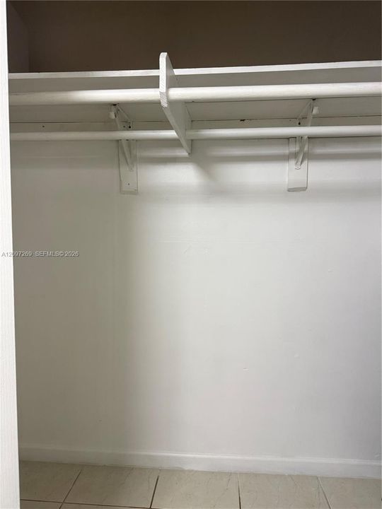 BD 1 spacious closet