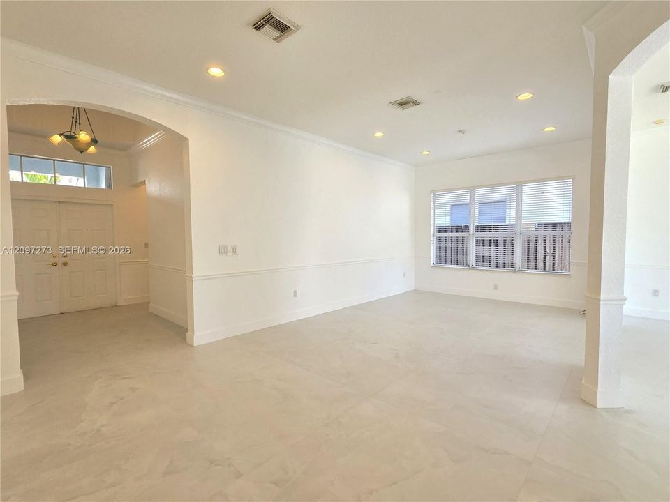 For Rent: $4,799 (4 beds, 3 baths, 2185 Square Feet)