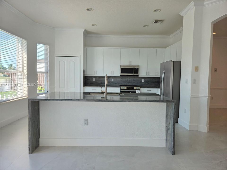 For Rent: $4,799 (4 beds, 3 baths, 2185 Square Feet)