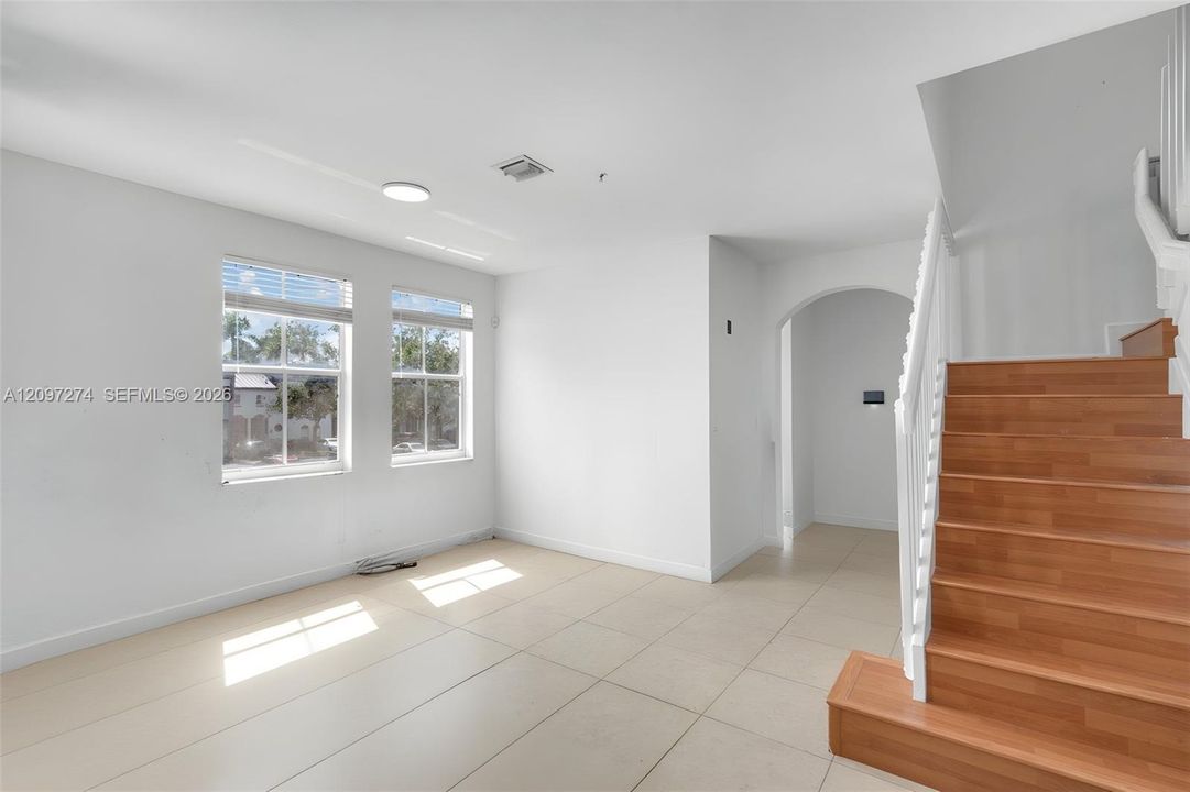 For Rent: $2,900 (3 beds, 2 baths, 1445 Square Feet)