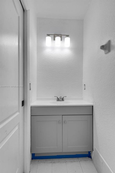 For Rent: $2,900 (3 beds, 2 baths, 1445 Square Feet)