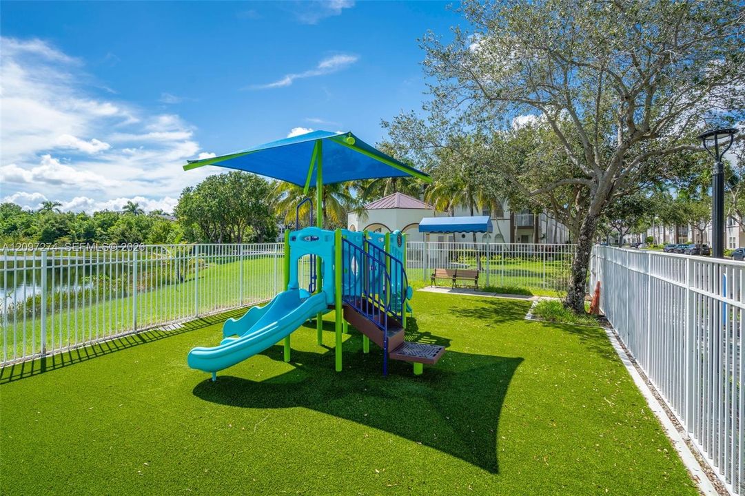 For Rent: $2,900 (3 beds, 2 baths, 1445 Square Feet)