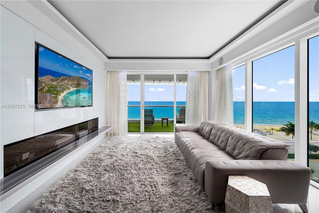 For Sale: $1,549,000 (2 beds, 2 baths, 1138 Square Feet)