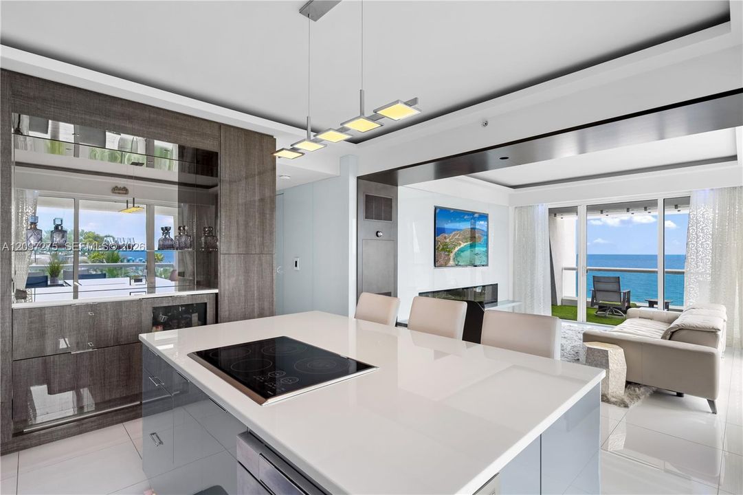 For Sale: $1,549,000 (2 beds, 2 baths, 1138 Square Feet)