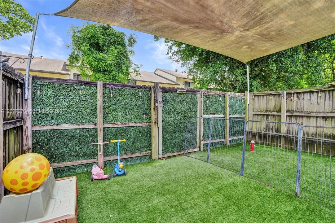 For Sale: $400,000 (3 beds, 2 baths, 1780 Square Feet)