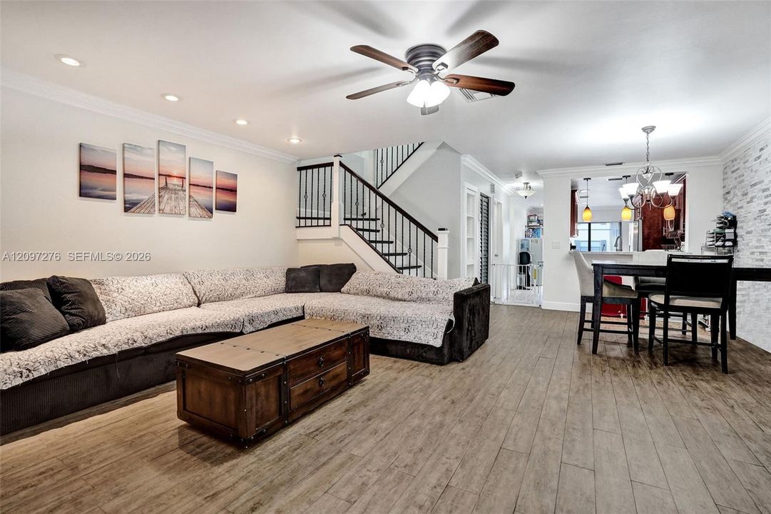 For Sale: $400,000 (3 beds, 2 baths, 1780 Square Feet)