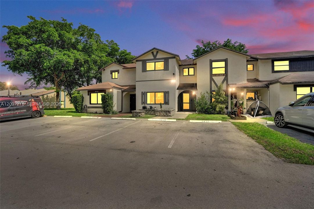 For Sale: $400,000 (3 beds, 2 baths, 1780 Square Feet)