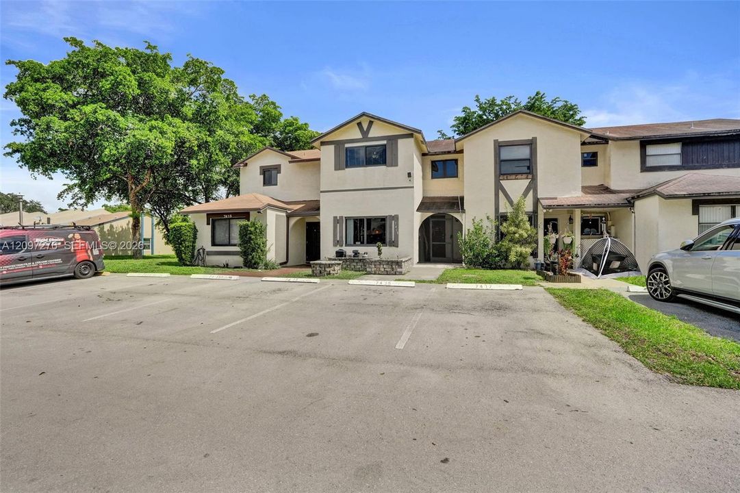 For Sale: $400,000 (3 beds, 2 baths, 1780 Square Feet)