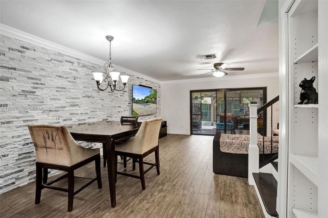 For Sale: $400,000 (3 beds, 2 baths, 1780 Square Feet)
