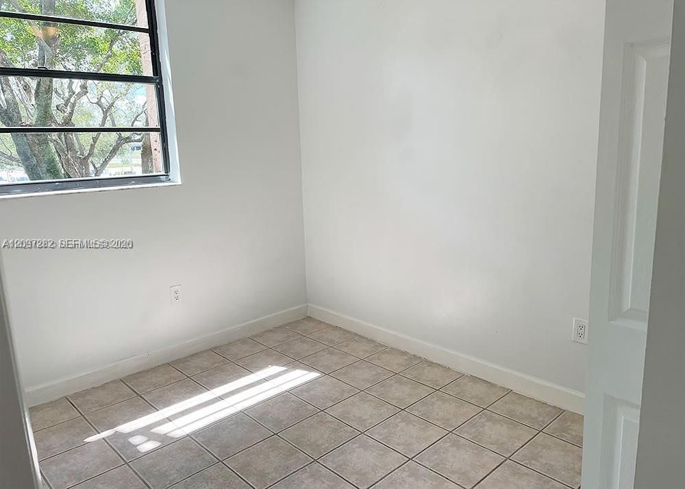 For Rent: $2,100 (2 beds, 1 baths, 760 Square Feet)