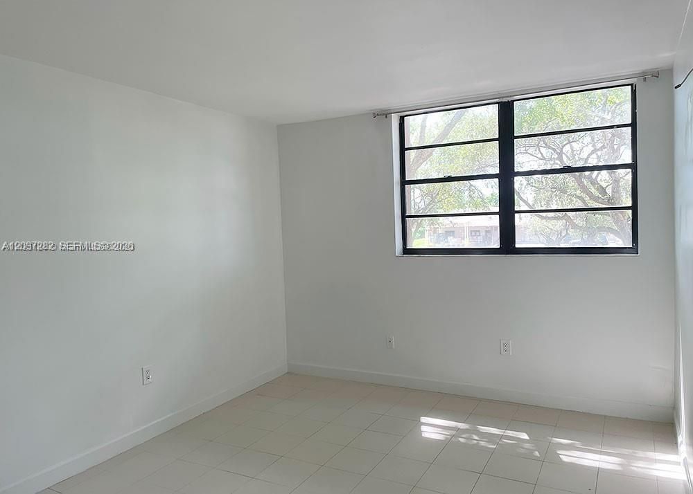 For Rent: $2,100 (2 beds, 1 baths, 760 Square Feet)