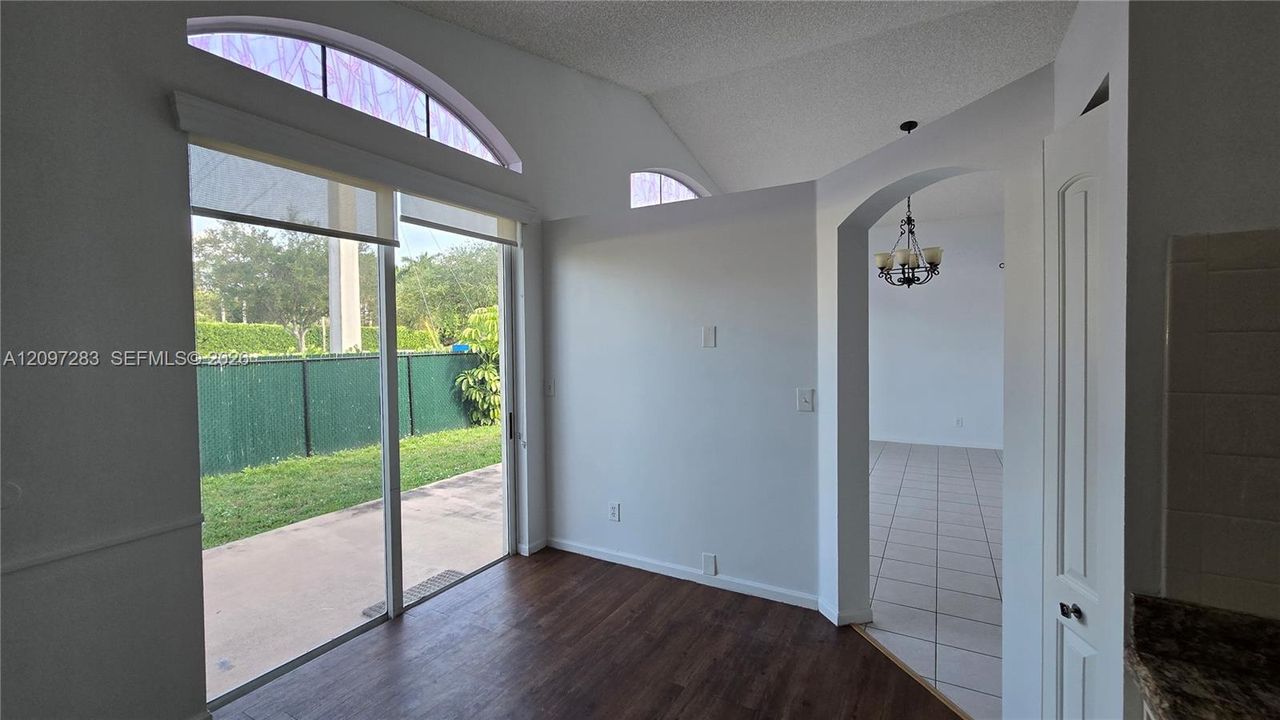 For Rent: $3,700 (4 beds, 2 baths, 1599 Square Feet)