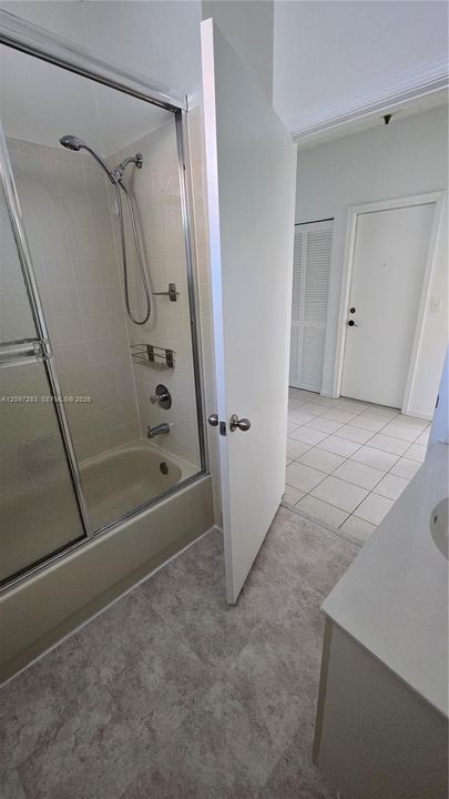 For Rent: $3,700 (4 beds, 2 baths, 1599 Square Feet)