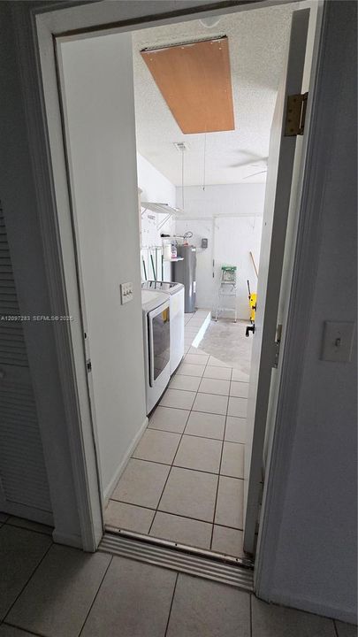 For Rent: $3,700 (4 beds, 2 baths, 1599 Square Feet)