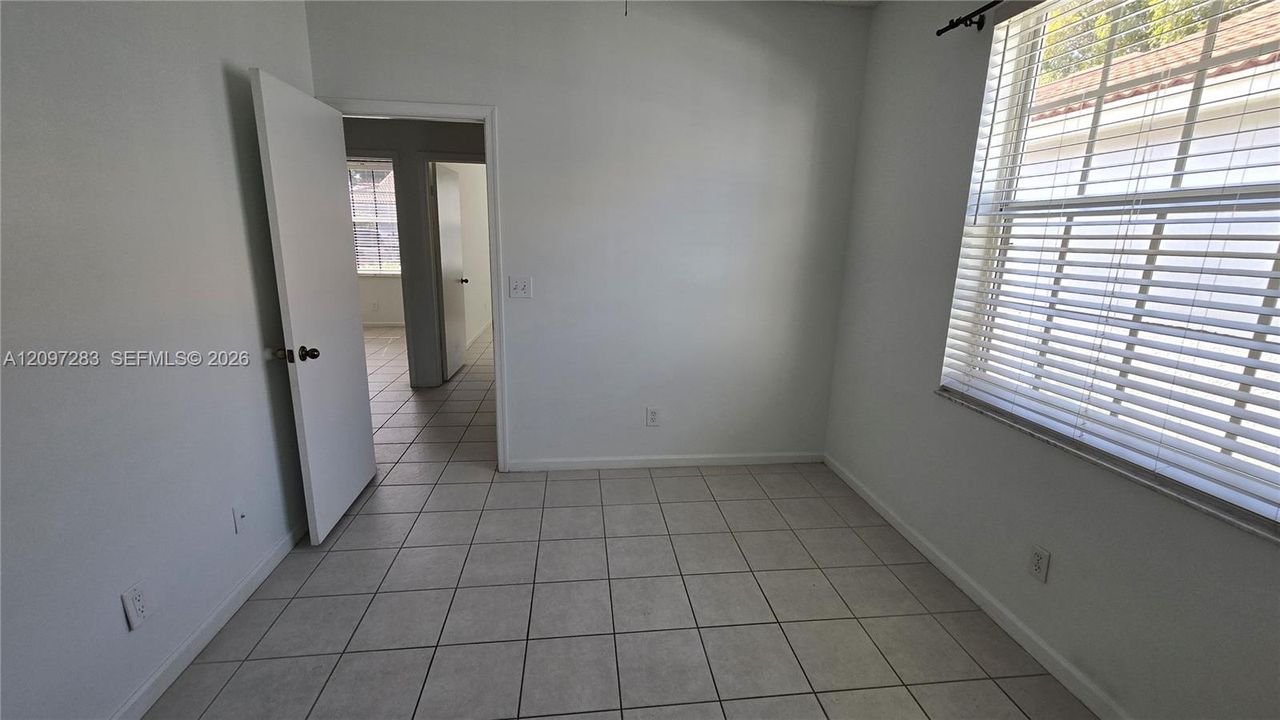 For Rent: $3,700 (4 beds, 2 baths, 1599 Square Feet)