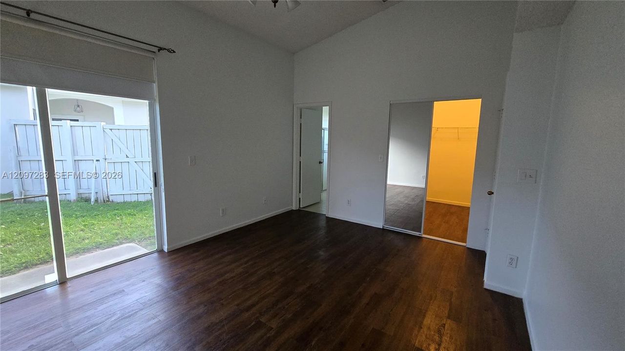 For Rent: $3,700 (4 beds, 2 baths, 1599 Square Feet)