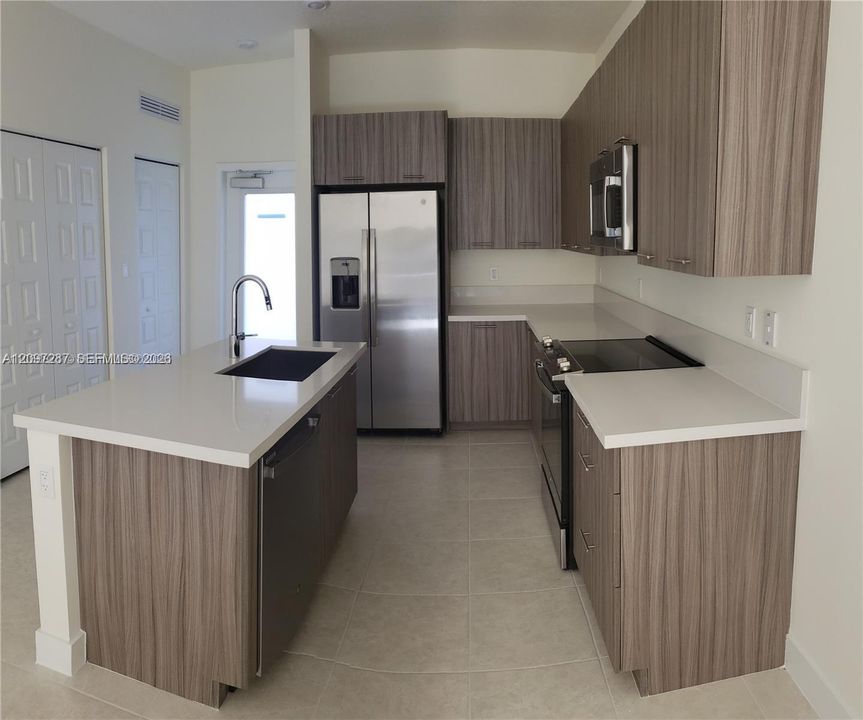 For Sale: $495,000 (3 beds, 2 baths, 1124 Square Feet)