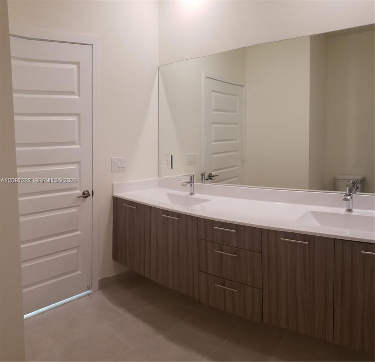 For Sale: $495,000 (3 beds, 2 baths, 1124 Square Feet)