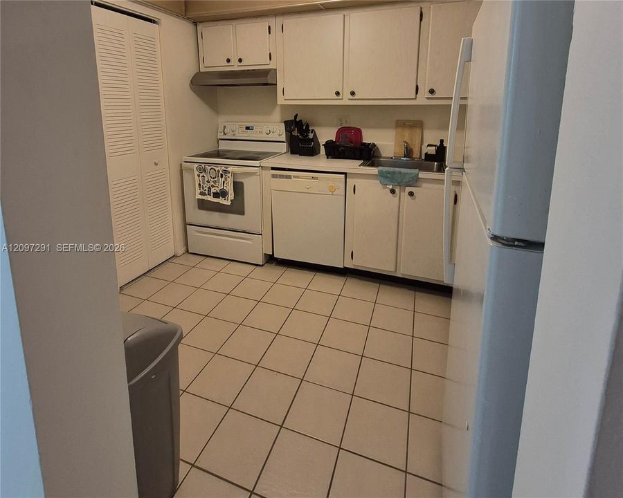 На продажу: $155,000 (1 спален, 1 ванн, 750 Квадратных фут)