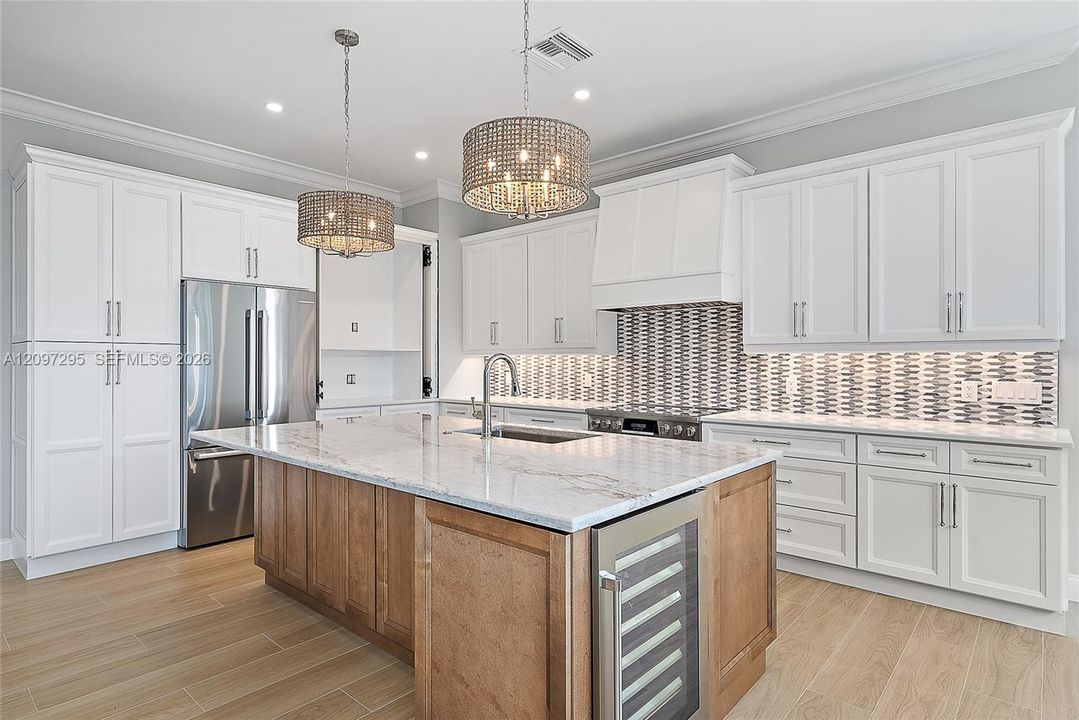 For Sale: $1,250,000 (3 beds, 2 baths, 2008 Square Feet)